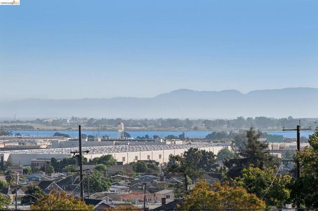 5208 Trask St, Oakland, CA 94601