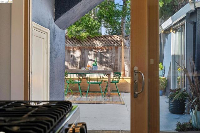 5208 Trask St, Oakland, CA 94601