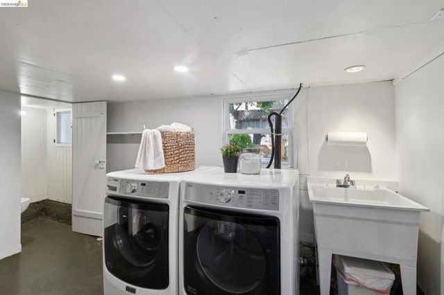 5208 Trask St, Oakland, CA 94601