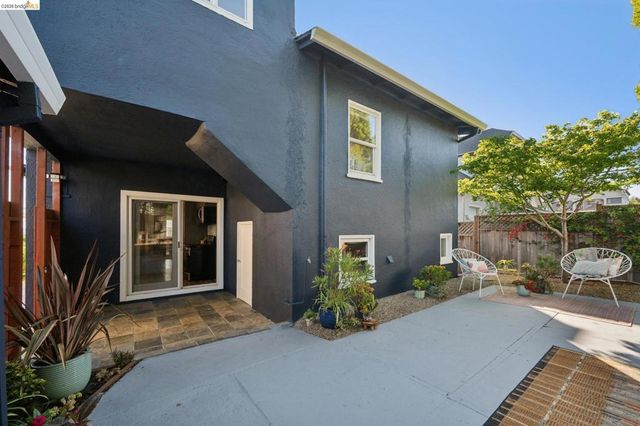 5208 Trask St, Oakland, CA 94601