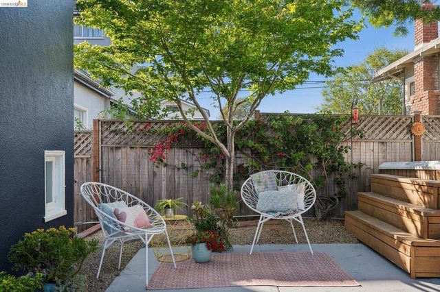 5208 Trask St, Oakland, CA 94601