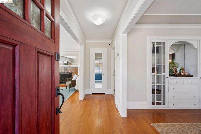 5208 Trask St, Oakland, CA 94601