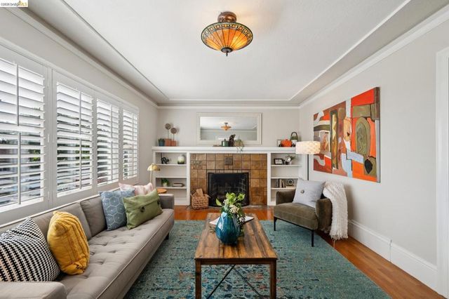 5208 Trask St, Oakland, CA 94601