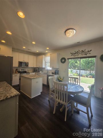 6503 Manitoba Lane, Charlotte, NC 28277