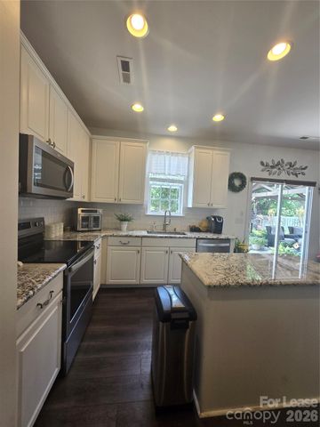 6503 Manitoba Lane, Charlotte, NC 28277