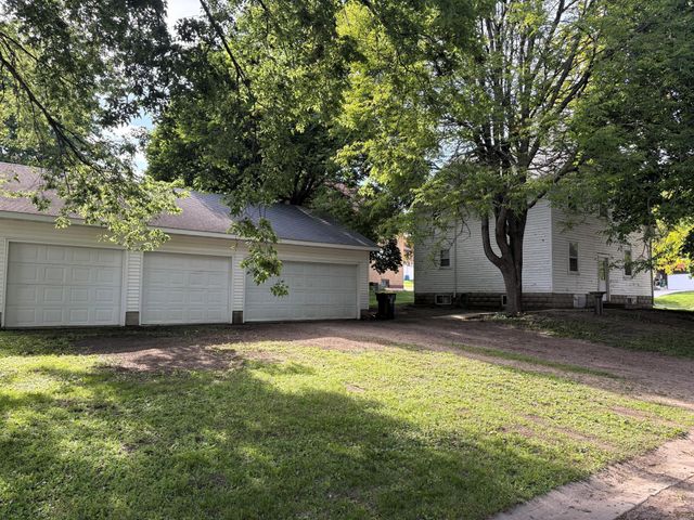 620 E 3rd Street, Fairmont, MN 56031