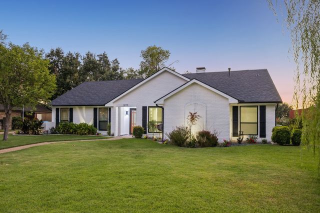 1695 Plummer Drive, Rockwall, TX 75087