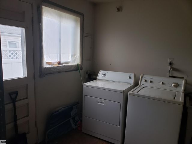 17468 Ivanhoe Street, Roseville, MI 48066