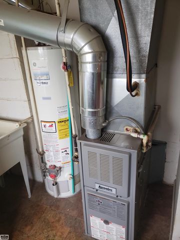 17468 Ivanhoe Street, Roseville, MI 48066