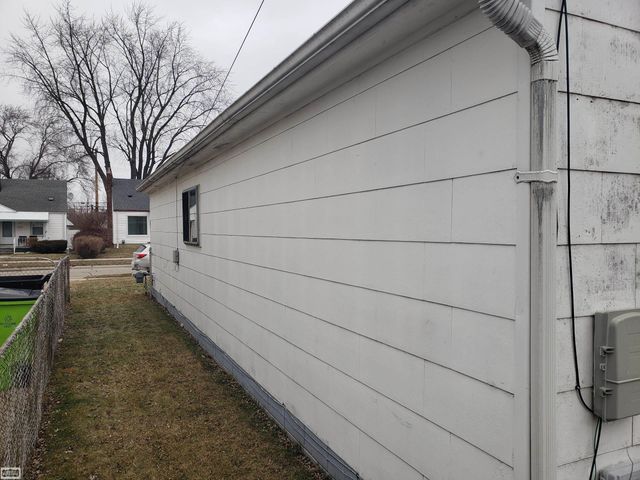 17468 Ivanhoe Street, Roseville, MI 48066