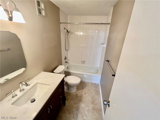 12900 Lake Avenue PH34, Lakewood, OH 44107