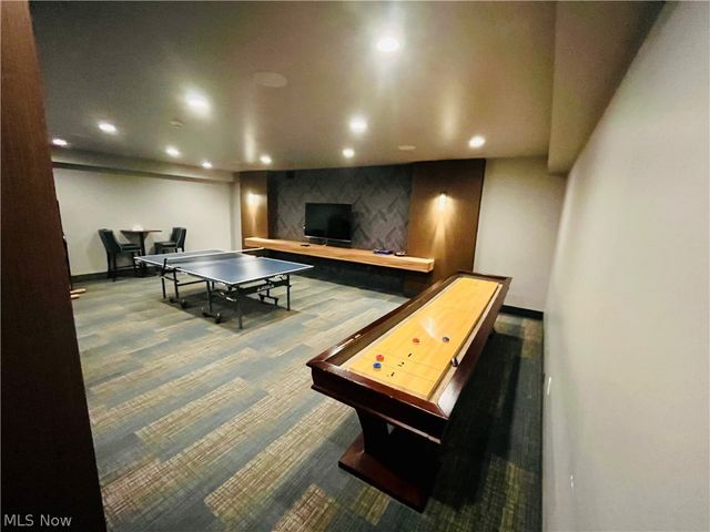 12900 Lake Avenue PH34, Lakewood, OH 44107