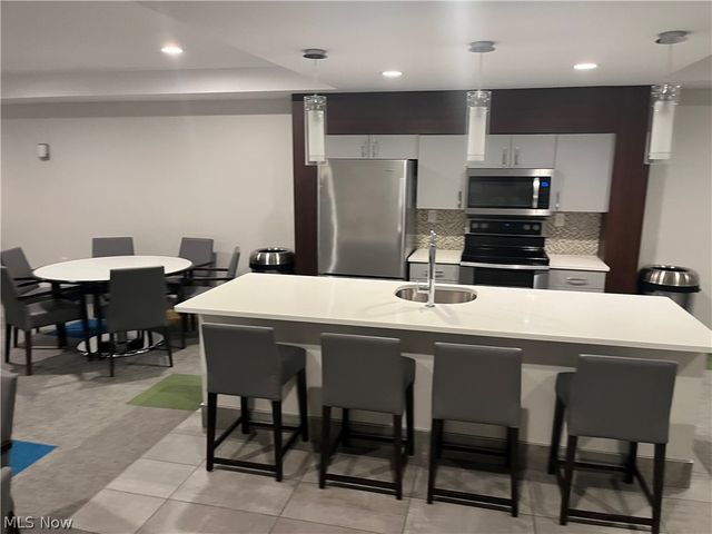 12900 Lake Avenue PH34, Lakewood, OH 44107