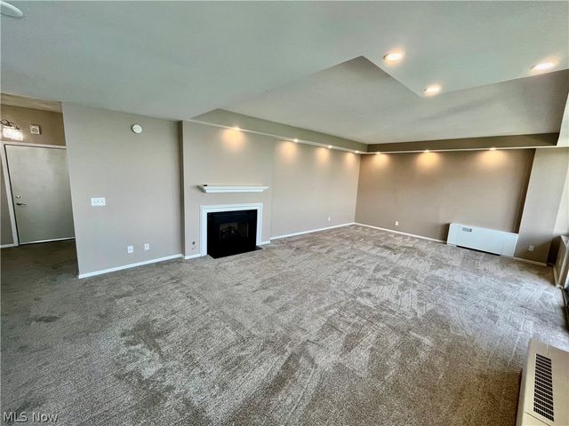 12900 Lake Avenue PH34, Lakewood, OH 44107