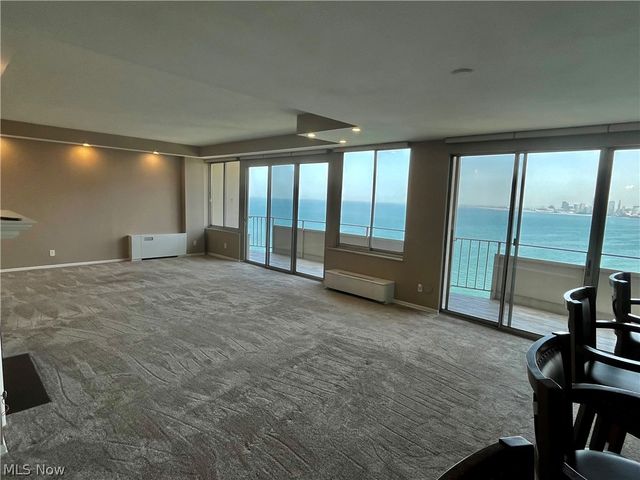 12900 Lake Avenue PH34, Lakewood, OH 44107