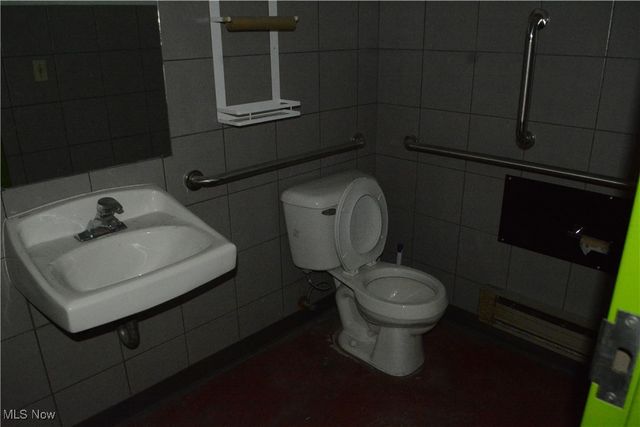 1760 Root Road, Lorain, OH 44052