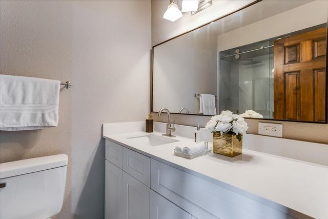10109 Regal Park Lane 117, Dallas, TX 75230