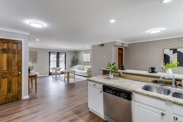 10109 Regal Park Lane 117, Dallas, TX 75230