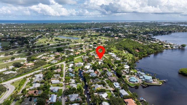 9524 SE Cove Point Street, Jupiter, FL 33469