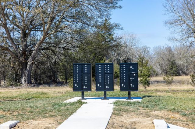 102 Pueblo Drive, Caldwell, TX 77836