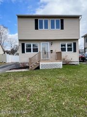 1327 Rosewood Avenue, Rotterdam, NY 12306