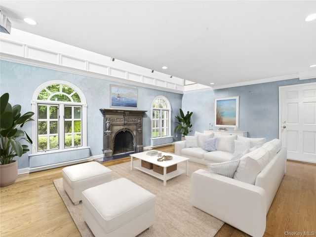61 Mason Drive, Manhasset, NY 11030
