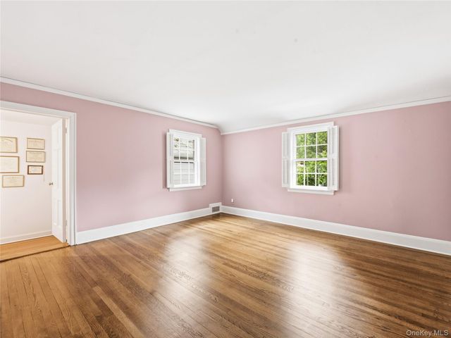 61 Mason Drive, Manhasset, NY 11030