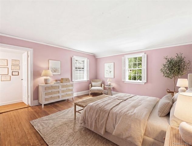 61 Mason Drive, Manhasset, NY 11030