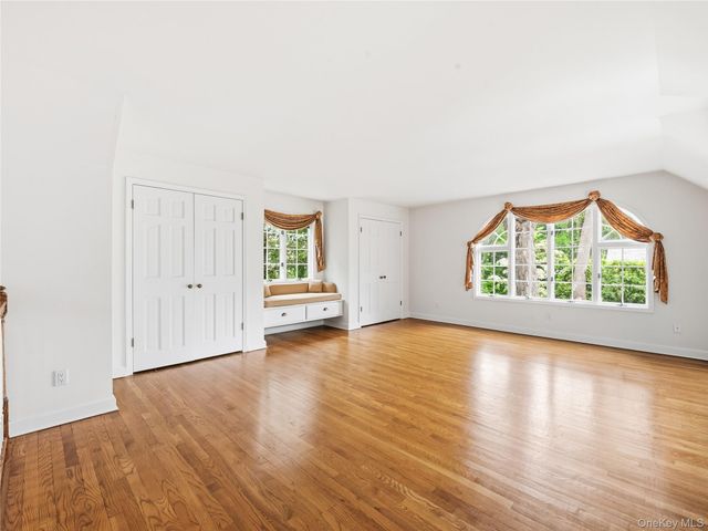 61 Mason Drive, Manhasset, NY 11030