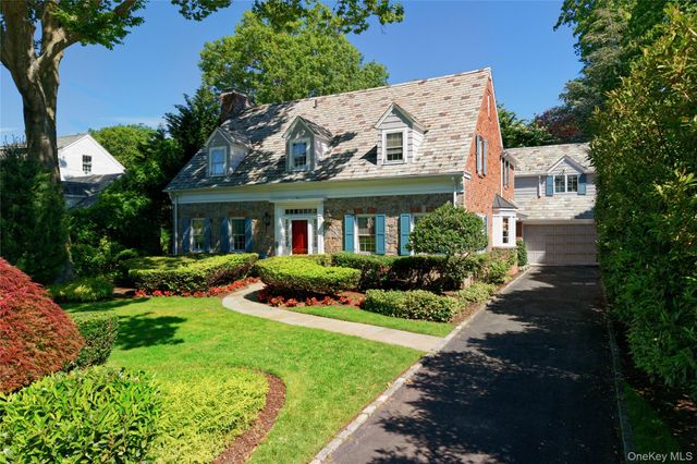 61 Mason Drive, Manhasset, NY 11030