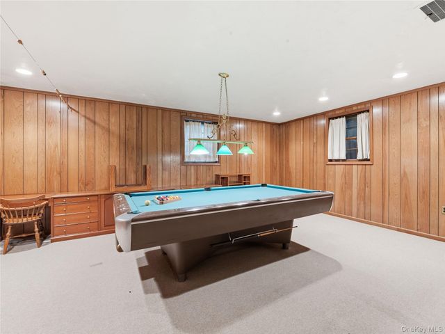 61 Mason Drive, Manhasset, NY 11030