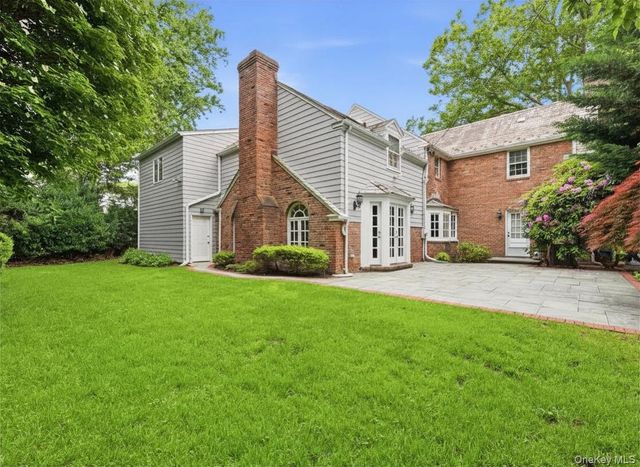 61 Mason Drive, Manhasset, NY 11030