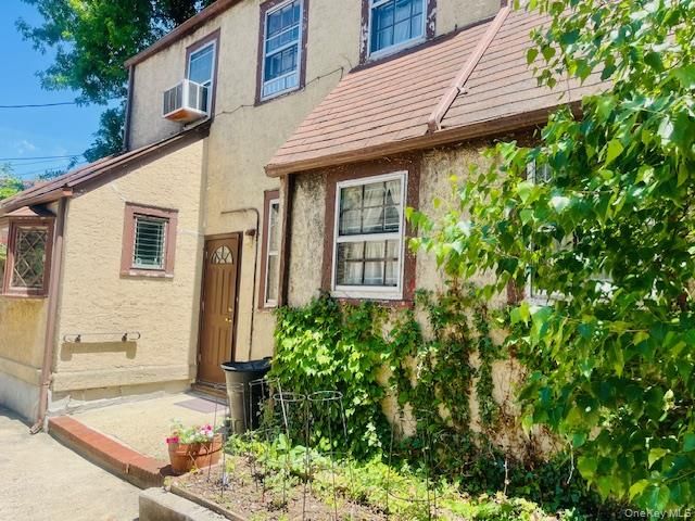 11515 Babbage Street, Richmond Hill, NY 11418
