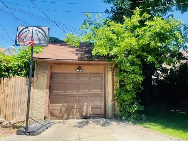 11515 Babbage Street, Richmond Hill, NY 11418