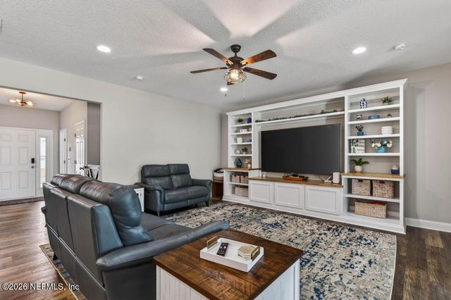 8285 RIVER EDGE Place, Jacksonville, FL 32218
