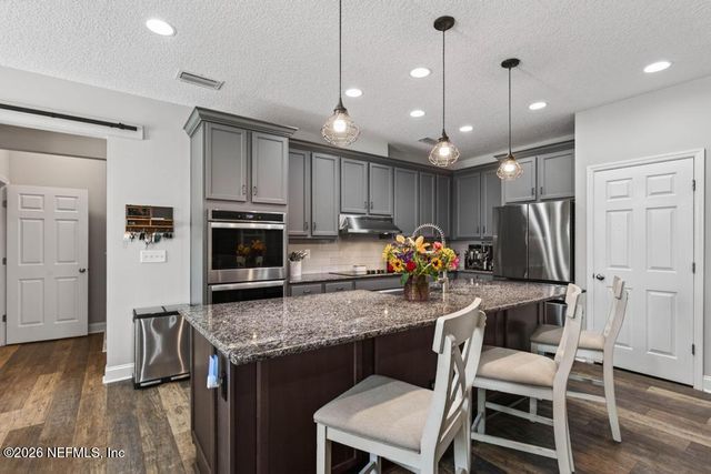 8285 RIVER EDGE Place, Jacksonville, FL 32218