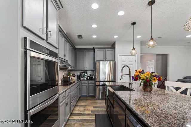 8285 RIVER EDGE Place, Jacksonville, FL 32218