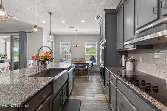 8285 RIVER EDGE Place, Jacksonville, FL 32218