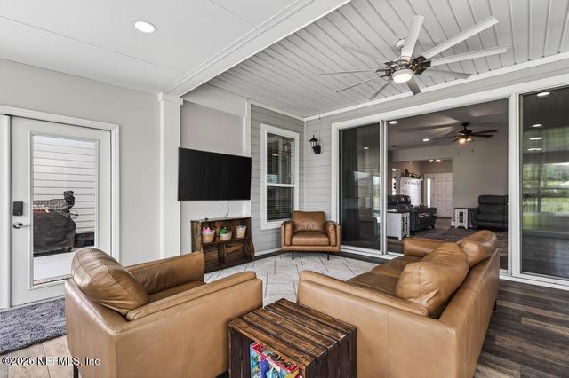 8285 RIVER EDGE Place, Jacksonville, FL 32218