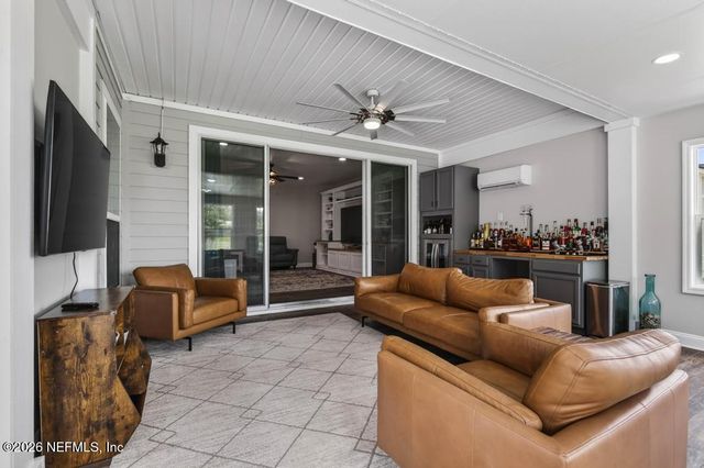 8285 RIVER EDGE Place, Jacksonville, FL 32218
