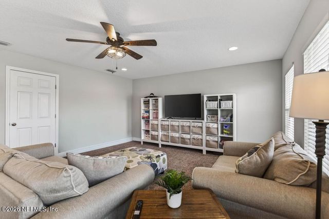 8285 RIVER EDGE Place, Jacksonville, FL 32218