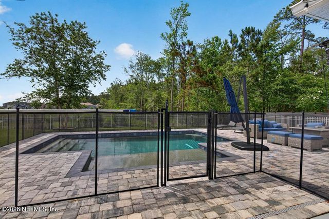 8285 RIVER EDGE Place, Jacksonville, FL 32218