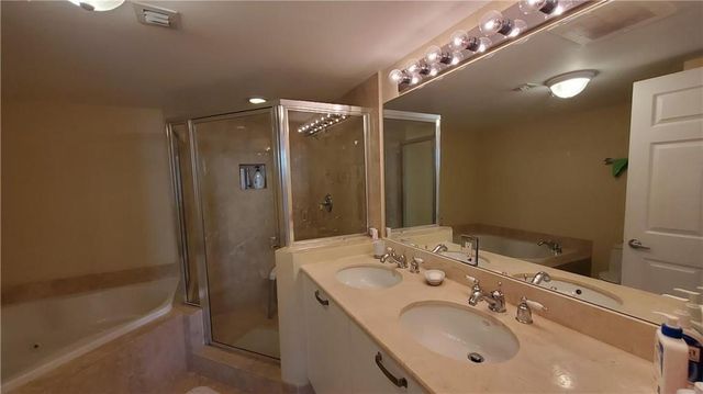2001 N OCEAN Boulevard 1106, Fort Lauderdale, FL 33305