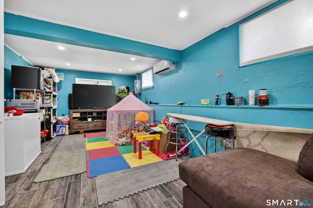 120 Clark Street, Bridgeport, CT 06606