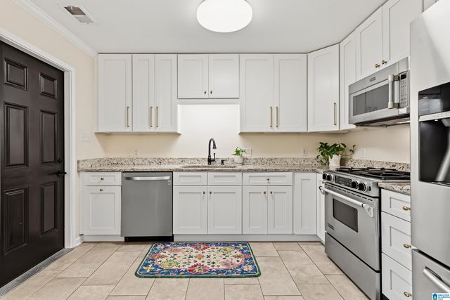 174 STONEBRIDGE CIRCLE, Pelham, AL 35124