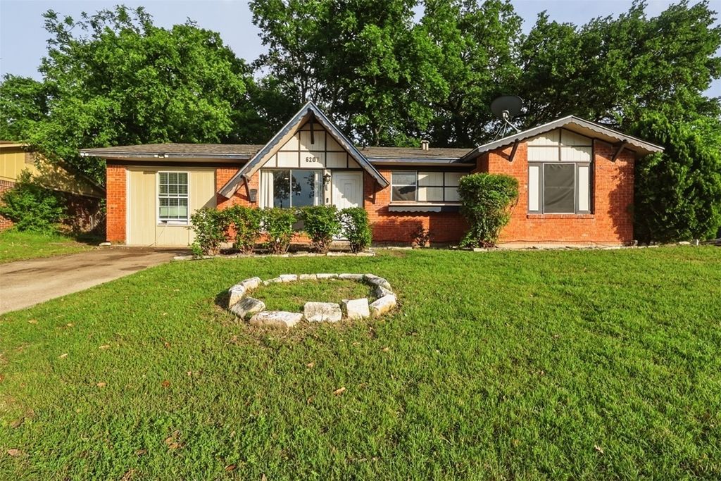 6207 Ivy Hill Road, Fort Worth, TX 76135