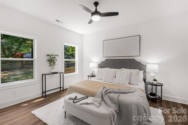 209 East Dixon Street, Lincolnton, NC 28092