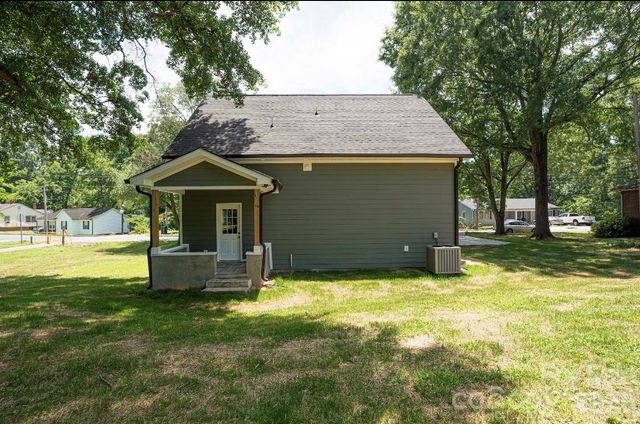 209 East Dixon Street, Lincolnton, NC 28092