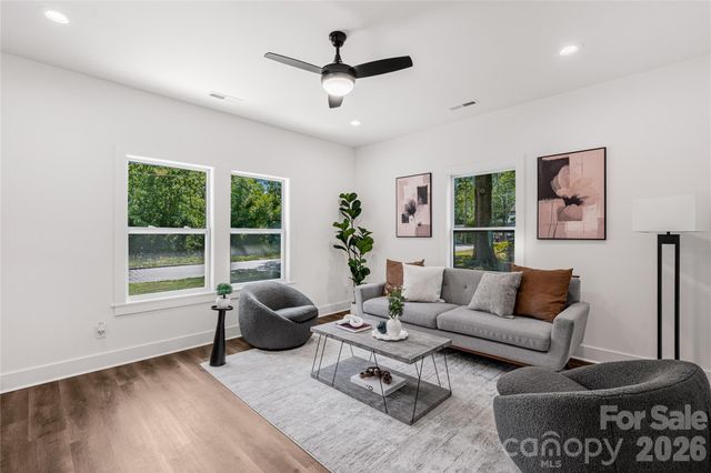 209 East Dixon Street, Lincolnton, NC 28092