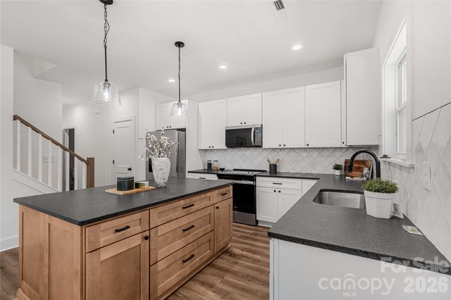 209 East Dixon Street, Lincolnton, NC 28092
